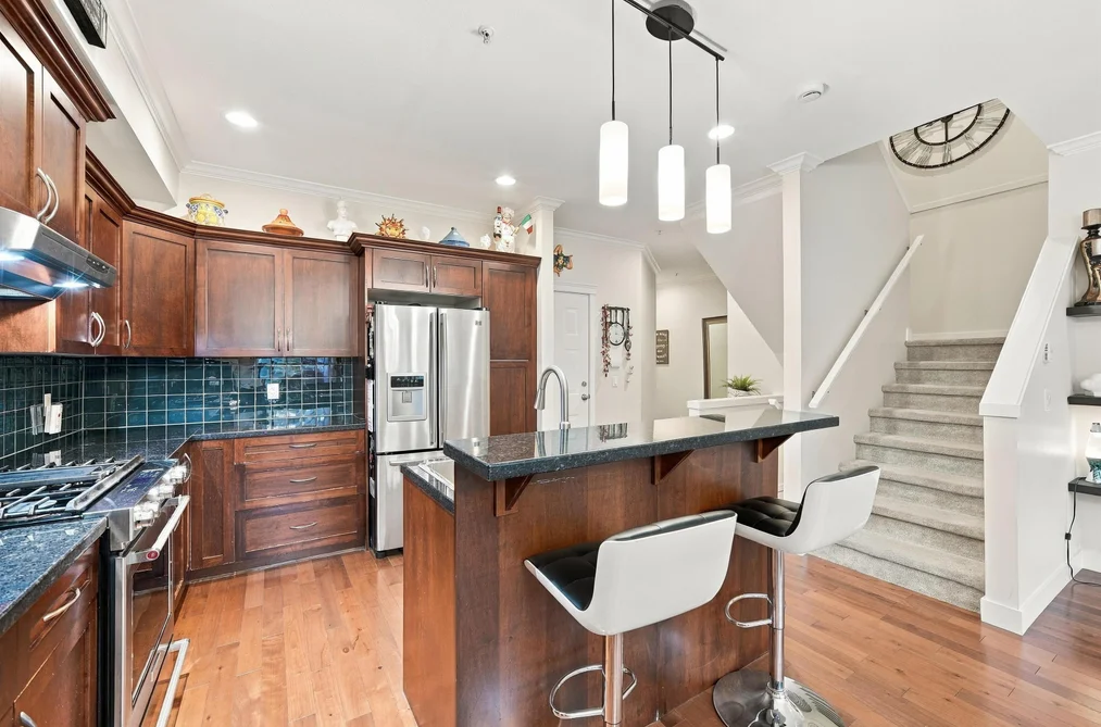 22-11282 Cottonwood Drive, Maple Ridge, BC - Townhouse for Sale - Photo 7 of 26 22-11282 Cottonwood Drive, Maple Ridge, BC - Townhouse for Sale - Photo 7 of 26