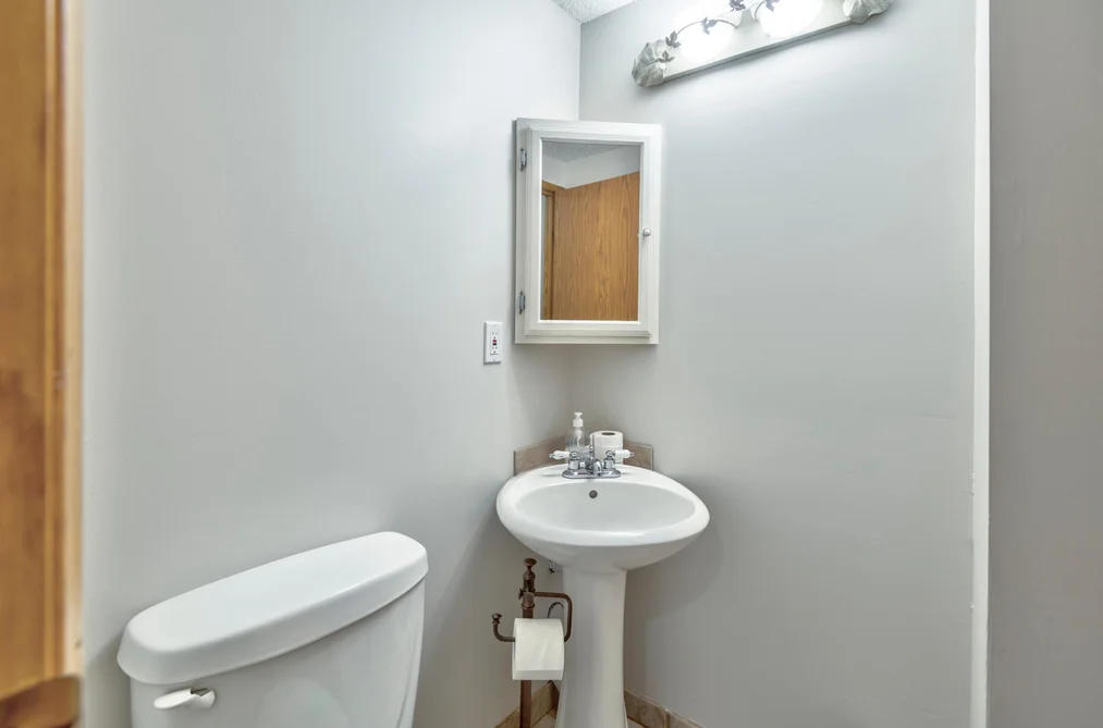 22-1174 Inlet Street, Coquitlam, BC - Townhouse for Sale - Photo 19 of 40 22-1174 Inlet Street, Coquitlam, BC - Townhouse for Sale - Photo 19 of 40