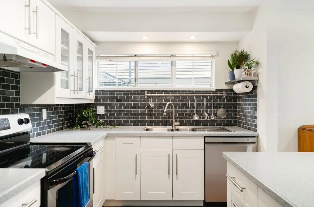 22 795 NOONS CREEK DRIVE, Port Moody BC V3H 4V4, Port Moody BC — Residential for Sale - Photo 2
