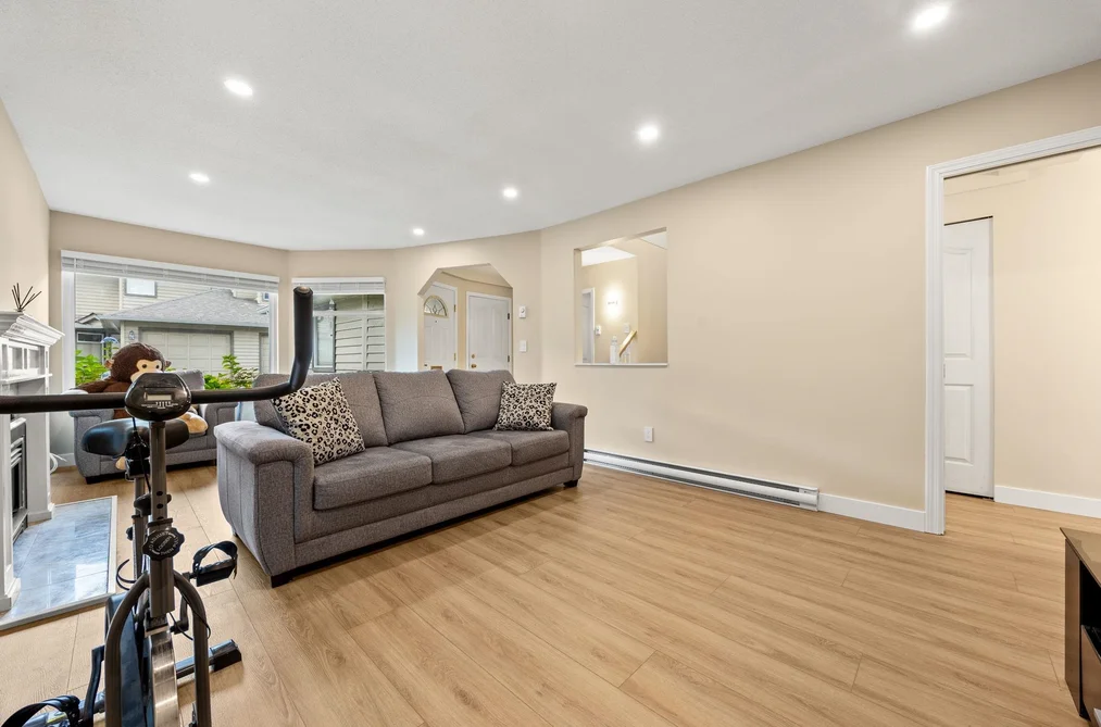 22-9727 152B Street, Surrey, BC - Townhouse for Sale - Photo 8 of 33 22-9727 152B Street, Surrey, BC - Townhouse for Sale - Photo 8 of 33
