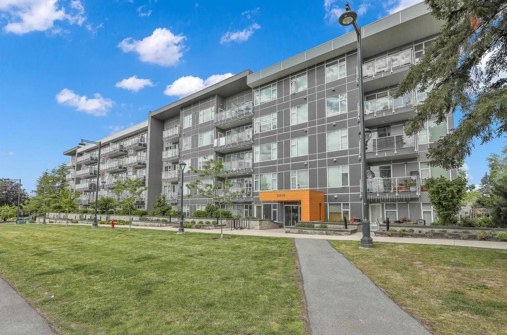 Condo for sale at 220 10838 Whalley Boulevard Surrey British Columbia - MLS: R3134696