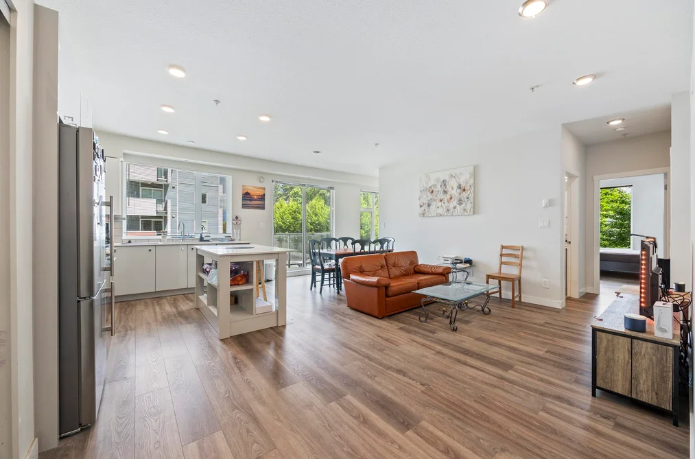 220 10838 WHALLEY BOULEVARD, Surrey BC V3R 0G8, Surrey BC — Residential for Sale — Photo 4 of 40