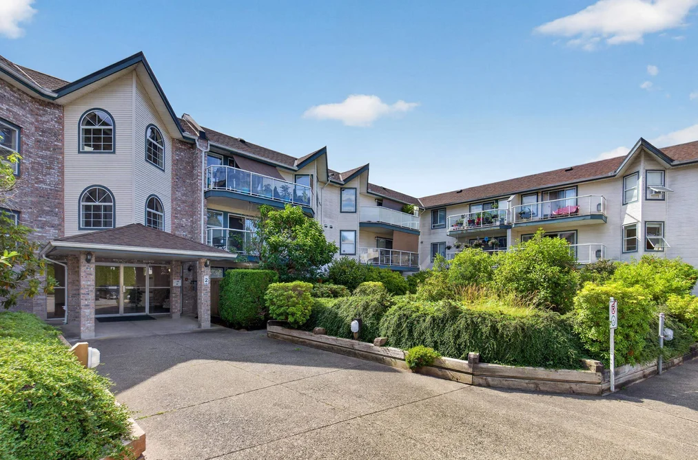 Condo for sale at 220 27358 32 Avenue Langley British Columbia - MLS: R3139410