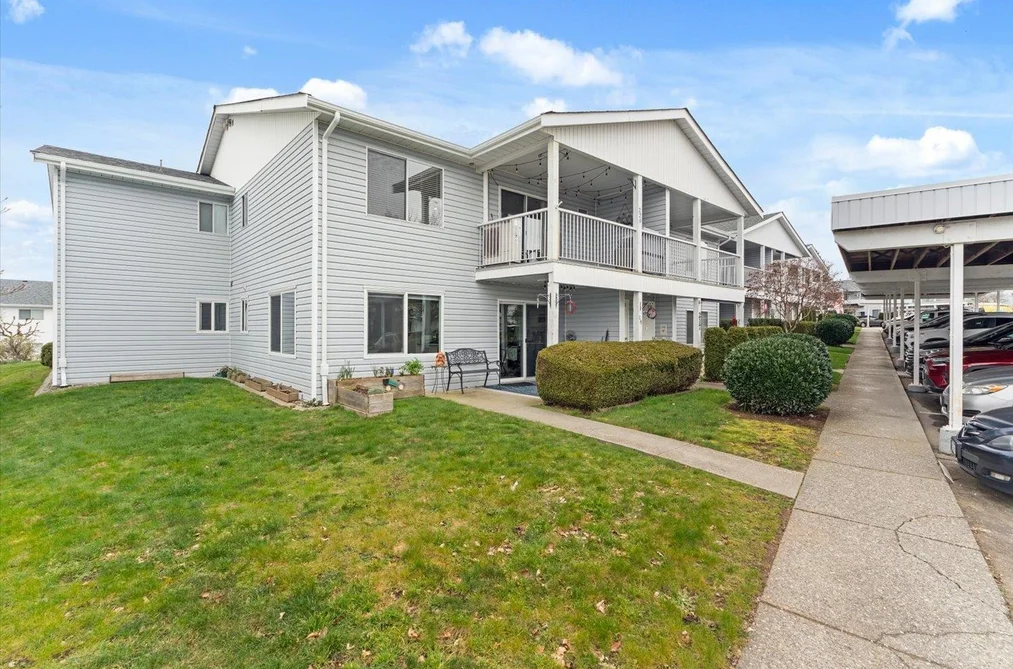 220 32691 GARIBALDI DRIVE, Abbotsford BC V2T 5T7, Abbotsford BC — Residential for Sale - Photo 2