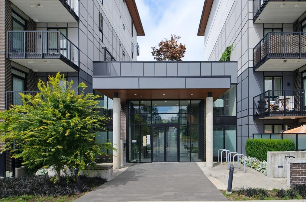 Condo for sale at 220 750 Dogwood Street Coquitlam British Columbia - MLS: R3145647