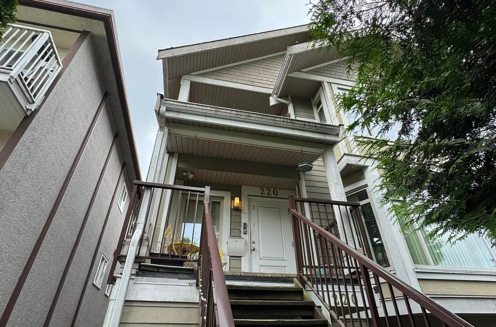 House for sale at 220 E 15th Avenue Vancouver British Columbia - MLS: R3141637