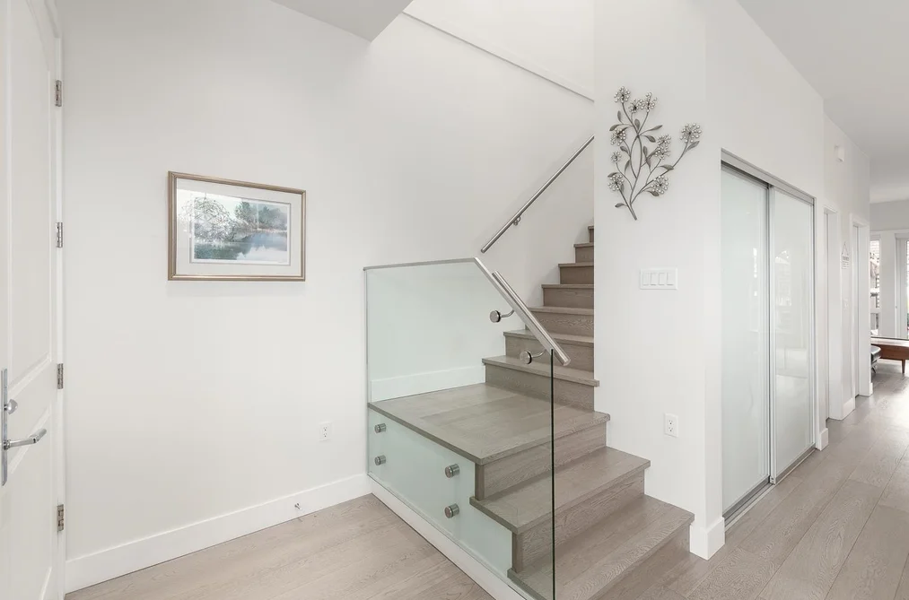 220 E 40TH AVENUE, Vancouver BC V5W 1L8, Vancouver BC — Residential for Sale - Photo 2