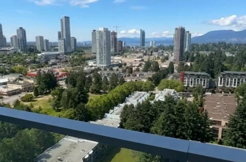 Condo for sale at 2201 13778 100th Avenue Surrey British Columbia - MLS: R3148524