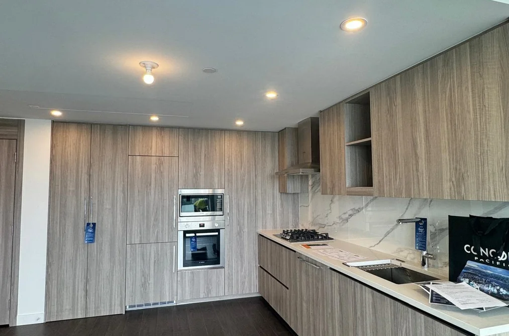 Condo for sale at 2201 13778 100th Avenue Surrey British Columbia - MLS: R3148524