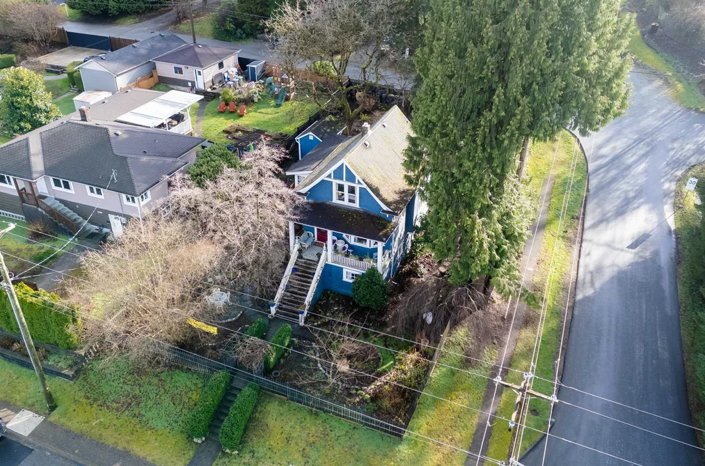 House for sale at 2201 St George Street Port Moody British Columbia - MLS: R3090876