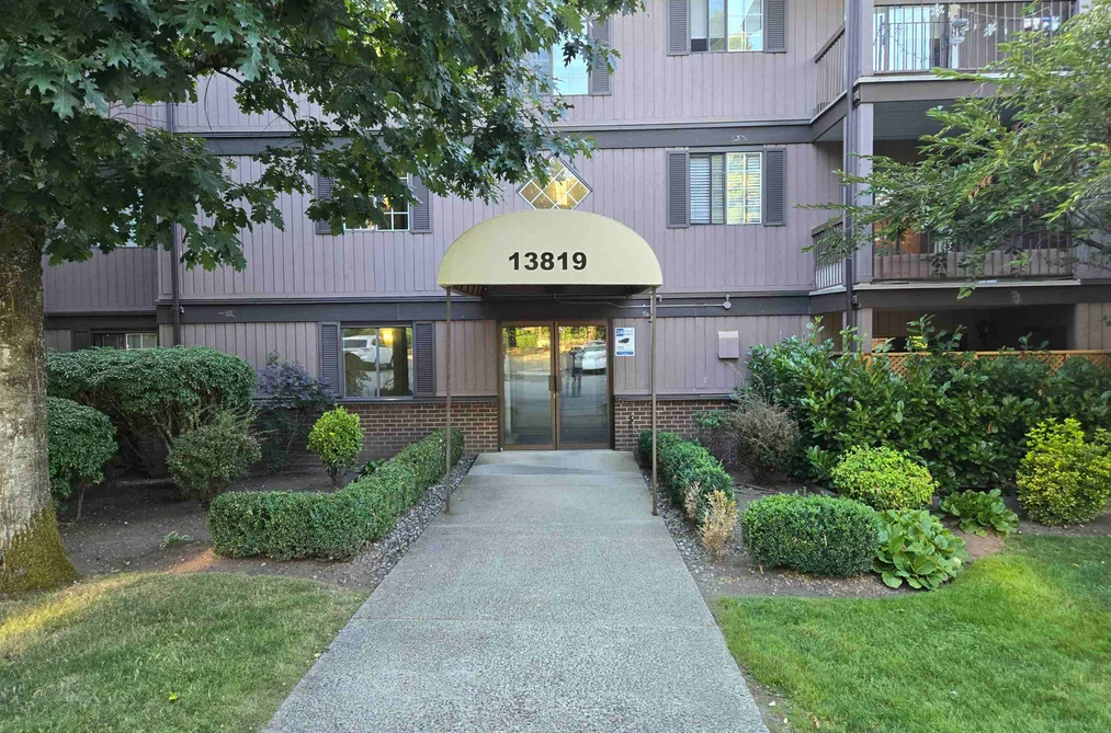 Condo for sale at 2203 13819 100 Avenue Surrey British Columbia - MLS: R3076380