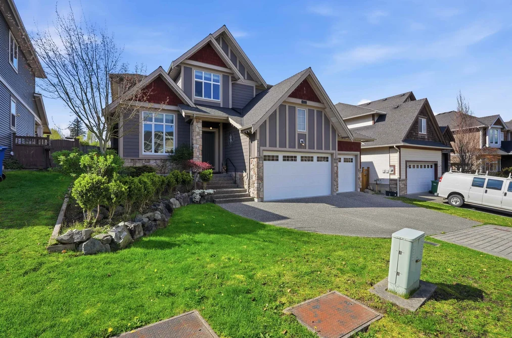 2203 RIESLING DRIVE, Abbotsford BC V4X 0A6, Abbotsford BC — Residential for Sale - Photo 2