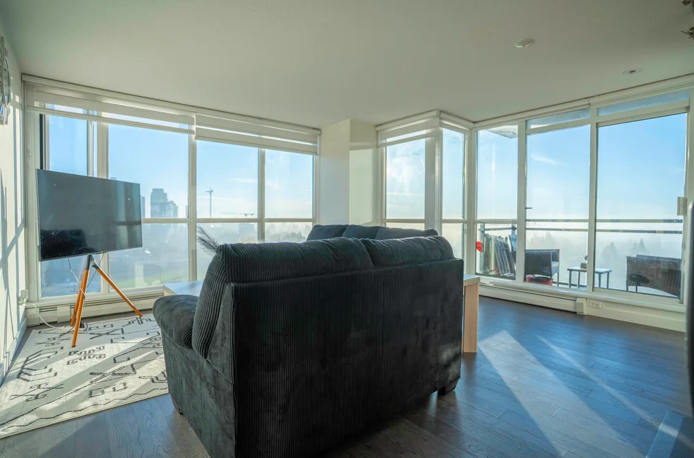 Condo for sale at 2204 10777 University Drive Surrey British Columbia - MLS: R3083559