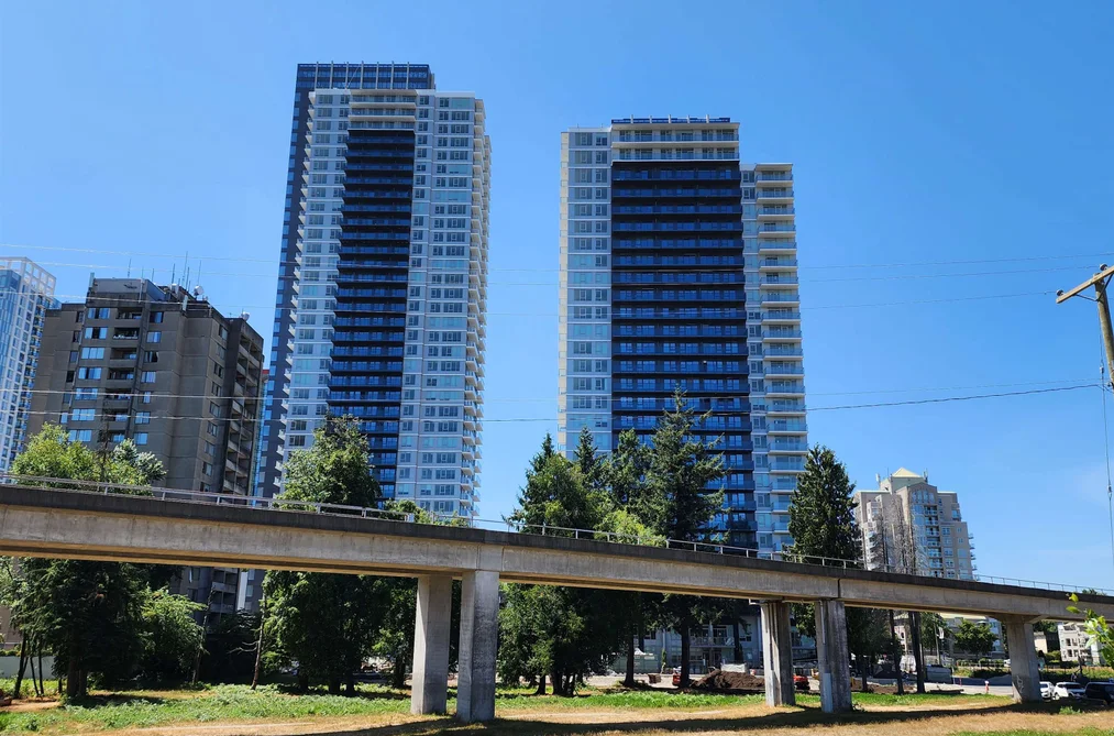 Condo for sale at 2204 13428 105 Avenue Surrey British Columbia - MLS: R3118008