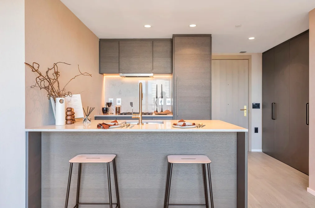 2204 1482 ROBSON STREET, Vancouver BC V6G 0E4, Vancouver BC — Residential for Sale - Photo 2
