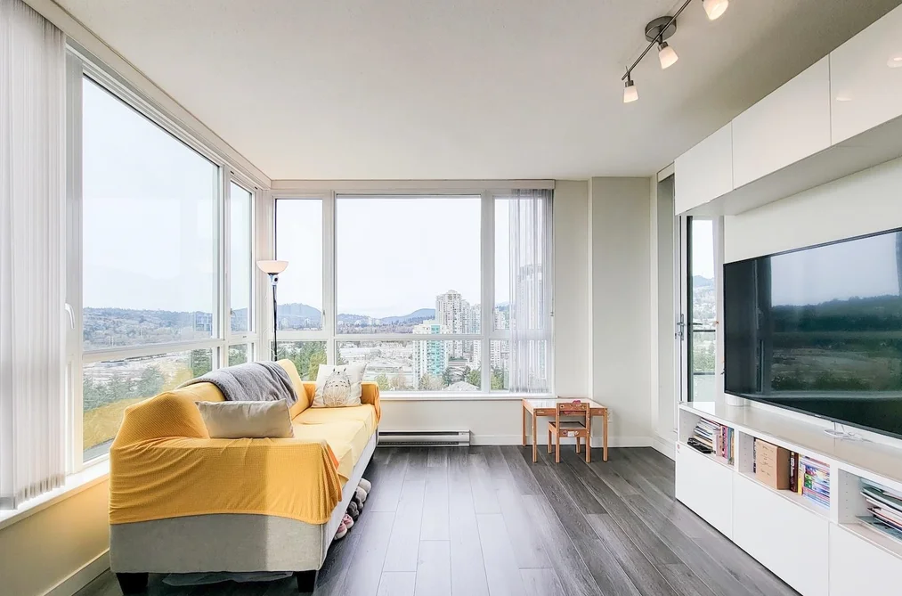 Condo for sale at 2204 3096 Windsor Gate Coquitlam British Columbia - MLS: R3101074