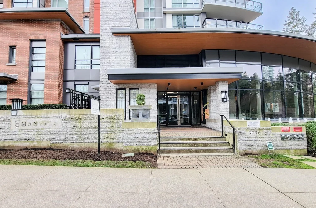 2204 3096 WINDSOR GATE, Coquitlam BC V3B 0P4, Coquitlam BC — Residential for Sale - Photo 3