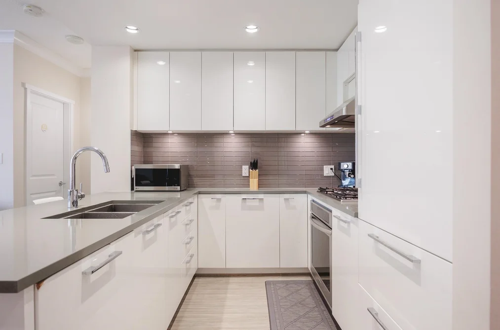 2205 3102 WINDSOR GATE, Coquitlam BC V3B 0J3, Coquitlam BC — Residential for Sale - Photo 4