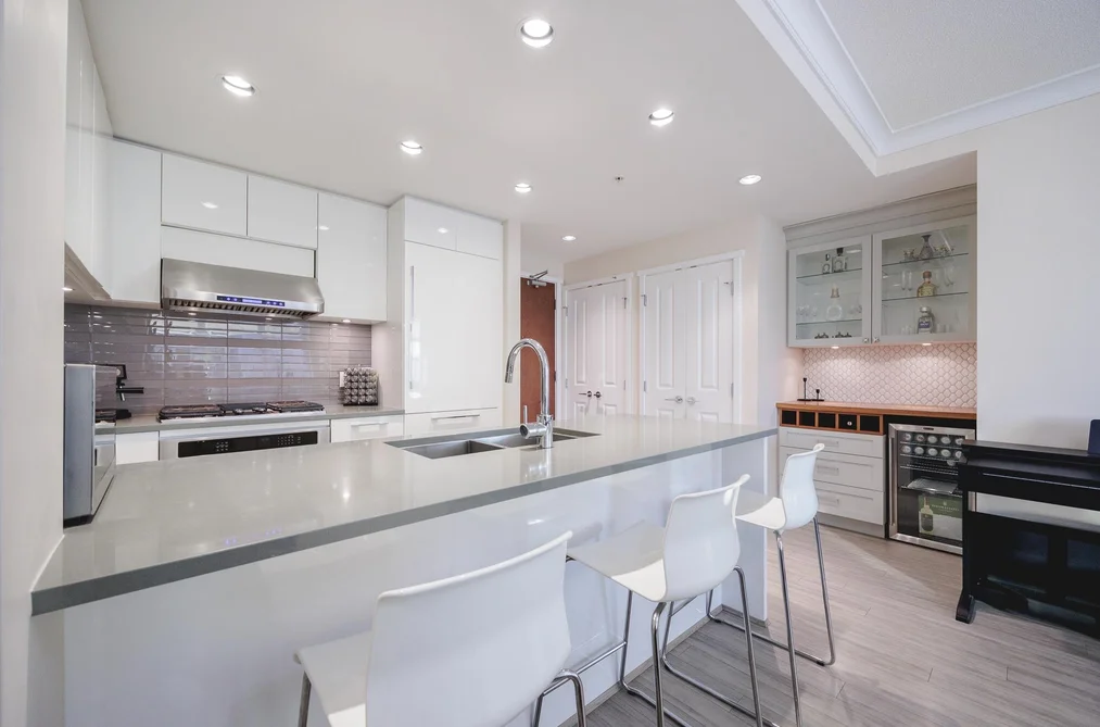 2205 3102 WINDSOR GATE, Coquitlam BC V3B 0J3, Coquitlam BC — Residential for Sale - Photo 6