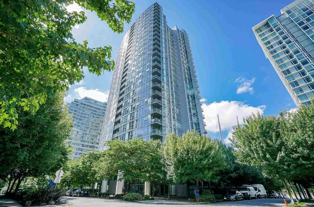 Condo for sale at 2206 111 W Georgia Street Vancouver British Columbia - MLS: R3114171