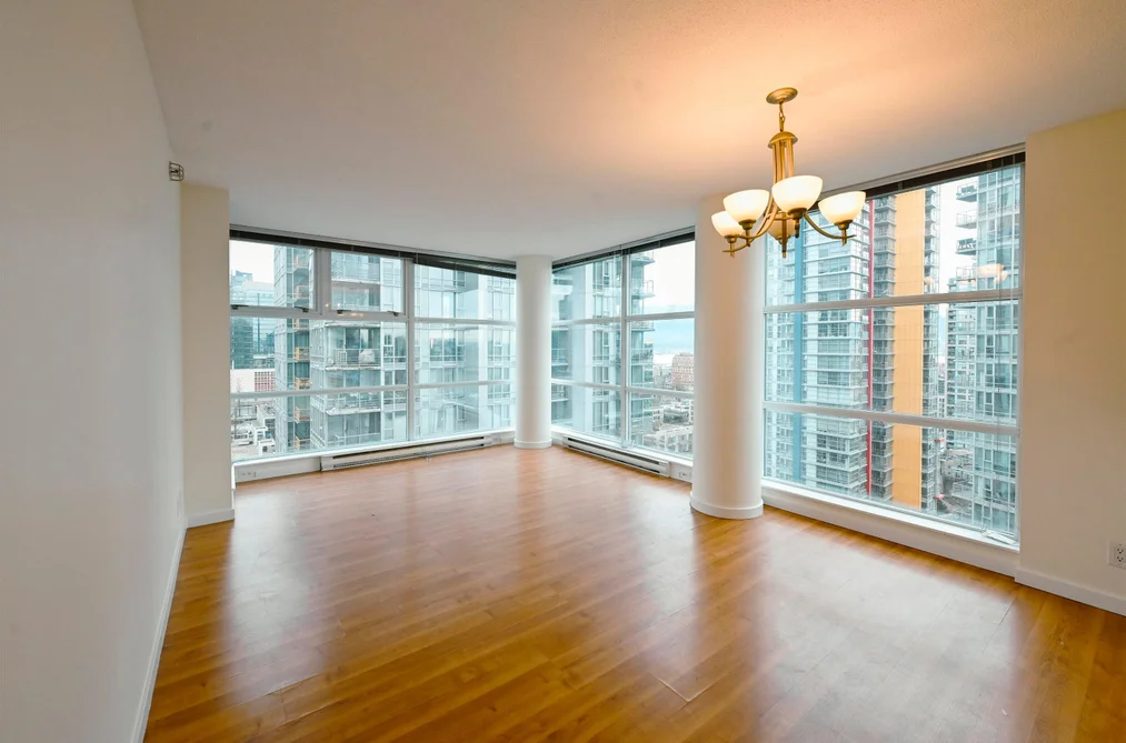 2206 111 W GEORGIA STREET, Vancouver BC V6B 1T8, Vancouver BC — Residential for Sale - Photo 2