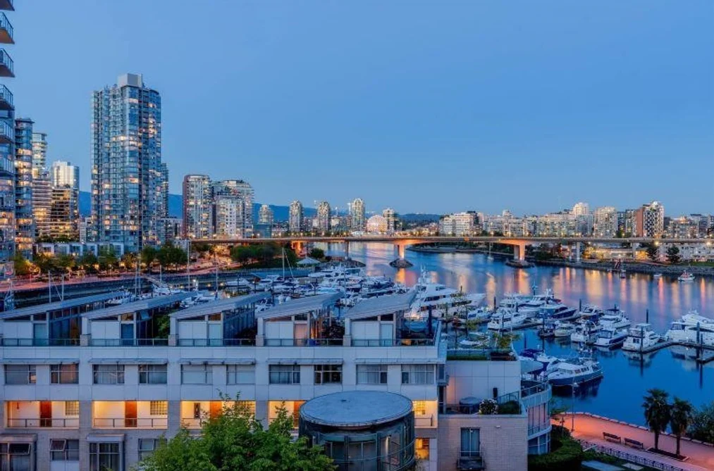2206 1201 MARINASIDE CRESCENT, Vancouver BC V6Z 2V2, Vancouver BC — Residential for Sale - Photo 2