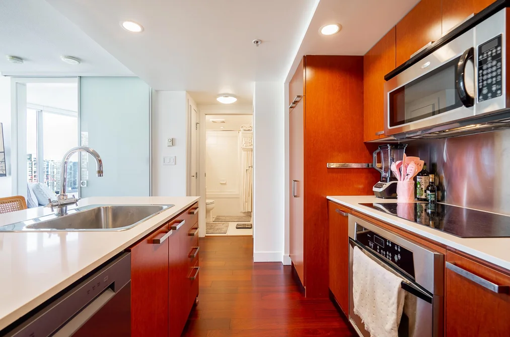 2206 1255 SEYMOUR STREET, Vancouver BC V6B 0H1, Vancouver BC — Residential for Sale — Photo 3 of 28