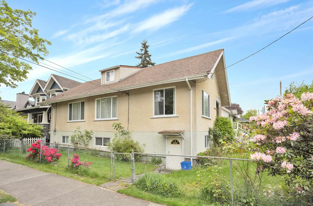 2206 MUSQUEAMVIEW STREET, Vancouver BC V6K 4G9, Vancouver BC — Residential for Sale - Photo 2