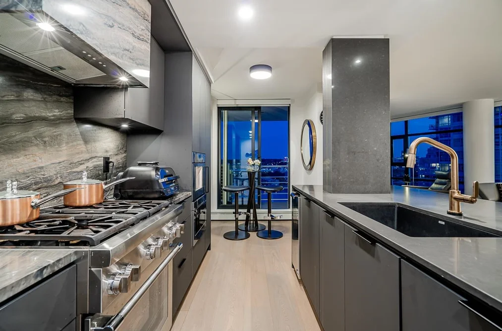 Condo for sale at 2207 198 Aquarius Mews Vancouver British Columbia - MLS: R3151969