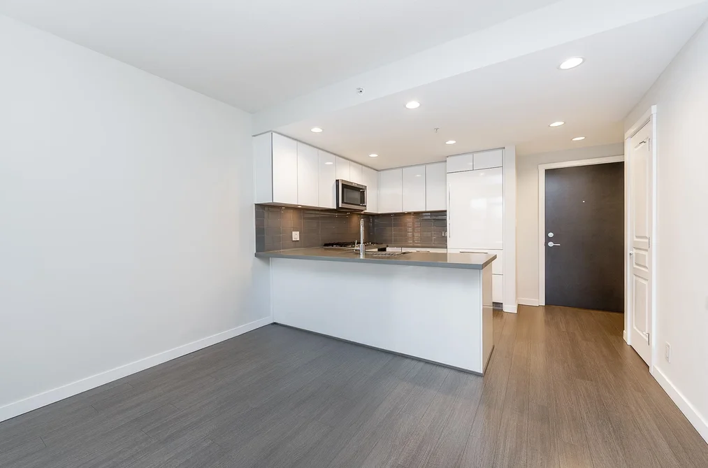 2207 3093 WINDSOR GATE, Coquitlam BC V3B 0N2, Coquitlam BC — Residential for Sale - Photo 4
