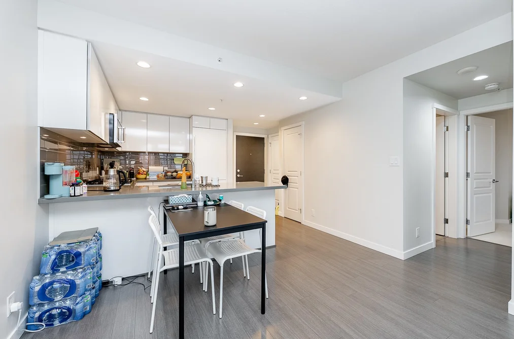 2207 3093 WINDSOR GATE, Coquitlam BC V3B 0N2, Coquitlam BC — Residential for Sale - Photo 5
