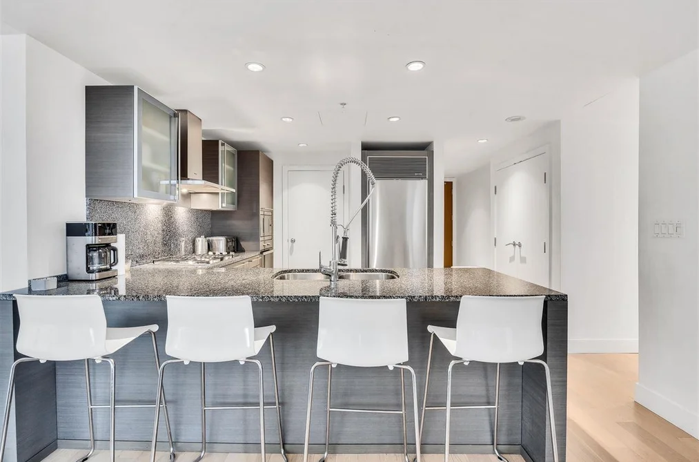 2208 1111 ALBERNI STREET, Vancouver BC V6E 4V2, Vancouver BC — Residential for Sale - Photo 4