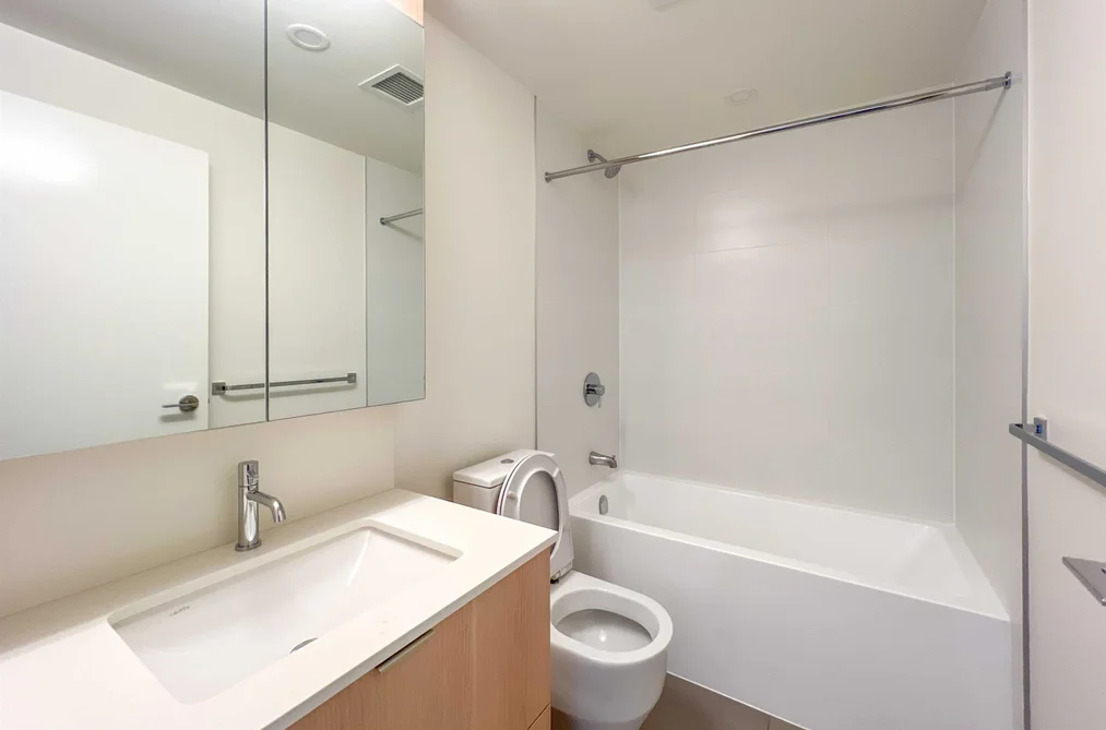 2208 308 ALDERSON AVENUE, Coquitlam, BC — Residential for Sale — Photo 13 of 17