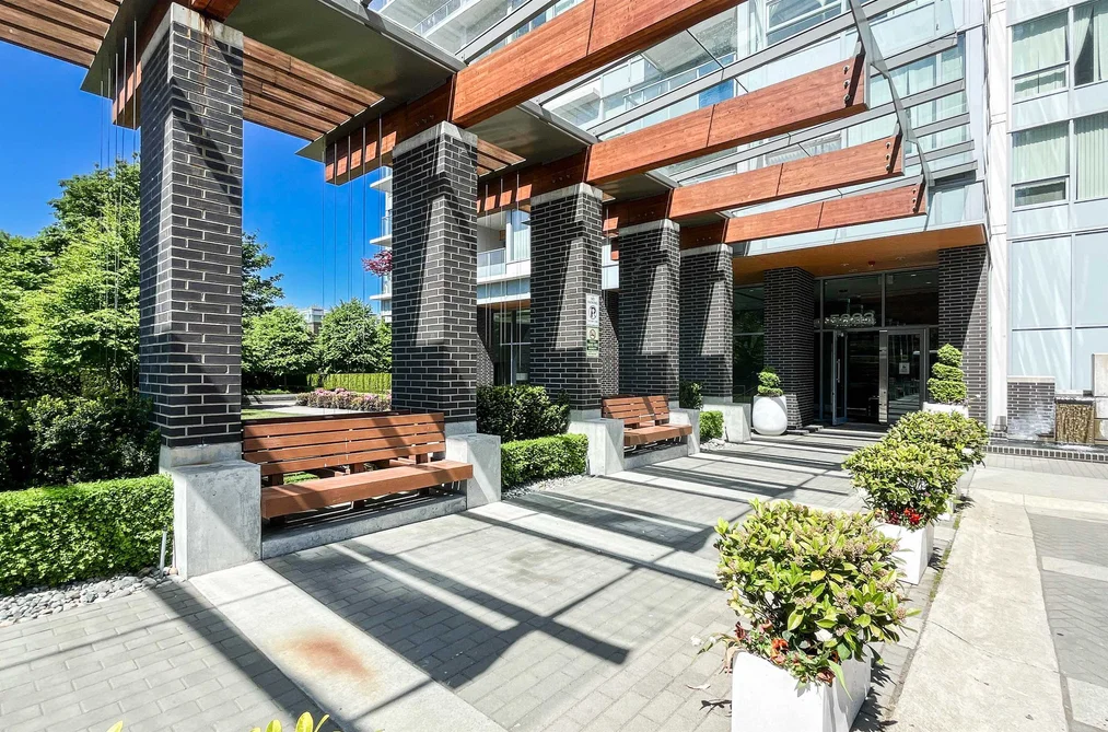 2208 5883 BARKER AVENUE, Burnaby BC V5H 0G4, Burnaby BC — Residential for Sale - Photo 2