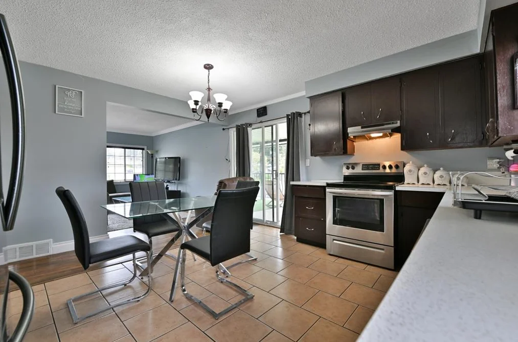 2211 BEAVER STREET, Abbotsford BC V2T 3C9, Abbotsford BC — Residential Income for Sale — Photo 12 of 40