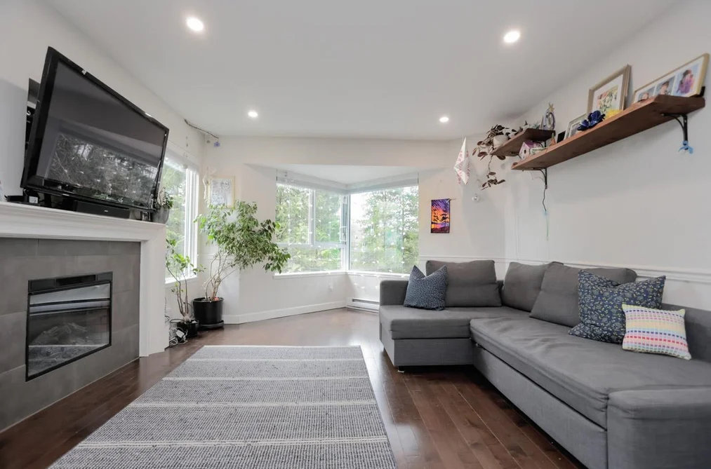 221 1215 LANSDOWNE DRIVE, Coquitlam BC V3E 2P6, Coquitlam BC — Residential for Sale - Photo 2