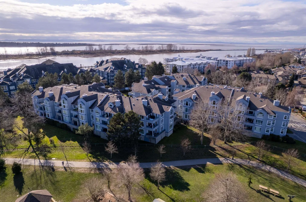 Condo for sale at 221 12873 Railway Avenue Richmond British Columbia - MLS: R3120977