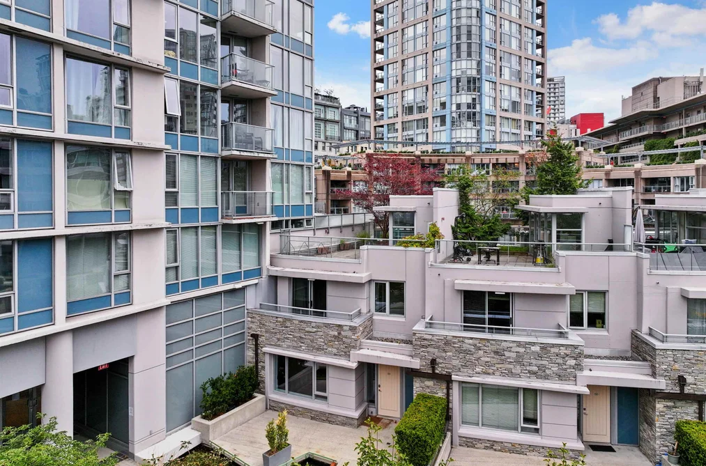 Townhouse for sale at 221 188 Keefer Place Vancouver British Columbia - MLS: R3162517