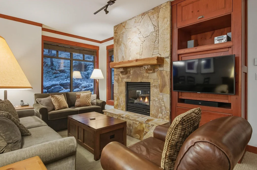 221 2202 GONDOLA WAY, Whistler BC V8E 0M7, Whistler BC — Residential for Sale - Photo 3