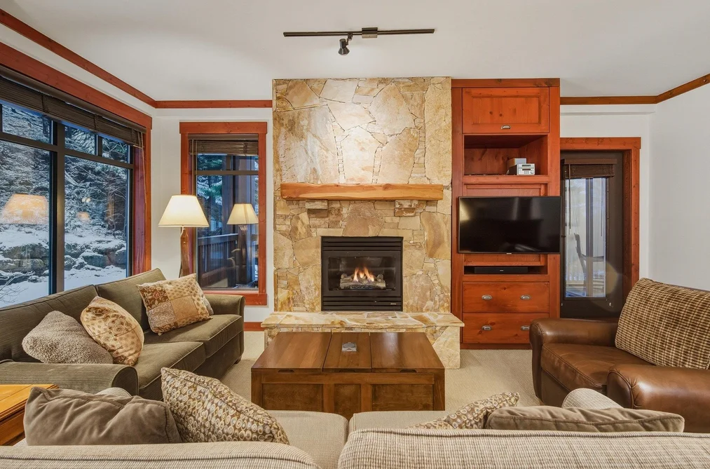 221 2202 GONDOLA WAY, Whistler BC V8E 0M7, Whistler BC — Residential for Sale - Photo 4