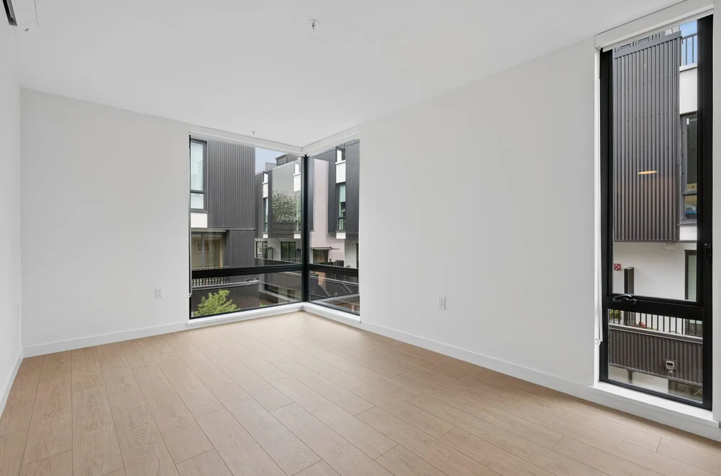 221 2820 NANAIMO STREET, Vancouver BC V5N 0E3, Vancouver BC — Residential for Sale — Photo 5 of 33