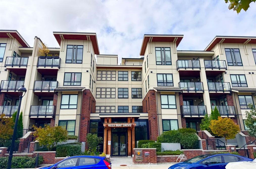 Condo for sale at 221 4033 May Drive Richmond British Columbia - MLS: R3052415