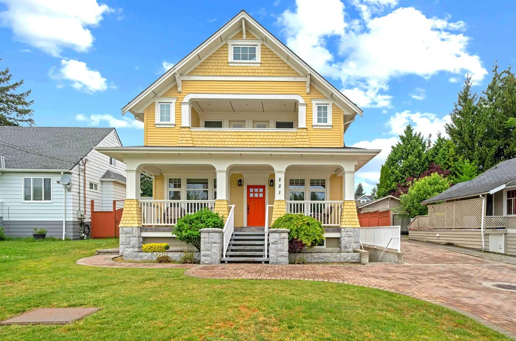 House for sale at 221 Ninth Avenue New Westminster British Columbia - MLS: R3122479