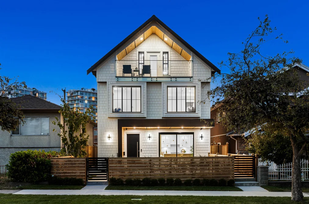 Half Duplex for sale at 1 2211 Mannering Avenue Vancouver British Columbia - MLS: R3166030