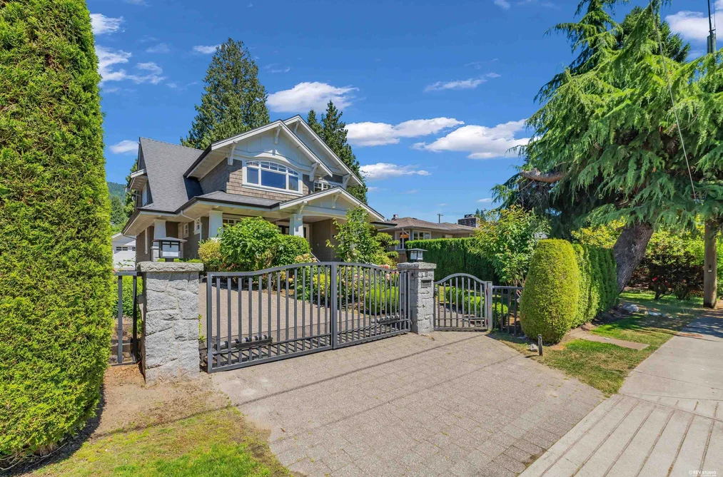 2213 JEFFERSON AVENUE, West Vancouver BC V7V 2A9, West Vancouver BC — Residential for Sale — Photo 2 of 40