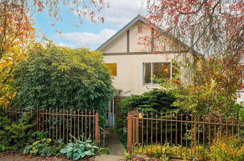 2214 E 4th Ave, Vancouver, BC - MLS: R3176486