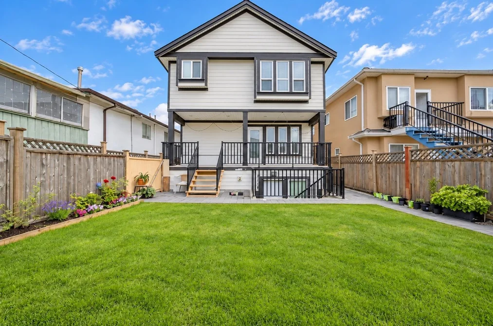 2216 Mannering Ave, Vancouver, BC - MLS: R3174315