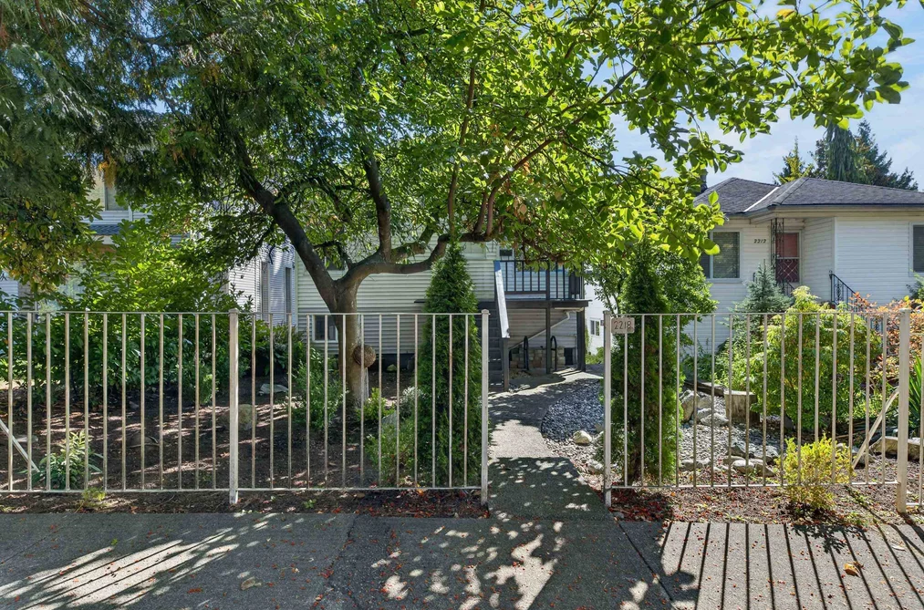 2218 E 11th Ave, Vancouver, BC - MLS: R3177883