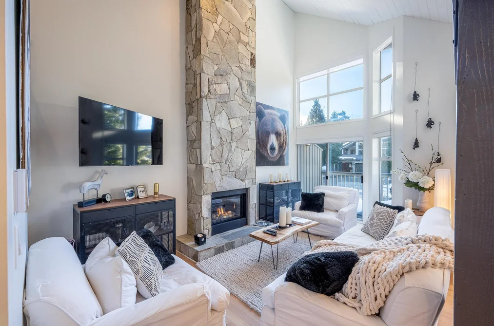 2219 ASPEN DRIVE, Whistler BC V8E 0A6, Whistler BC — Residential for Sale - Photo 2