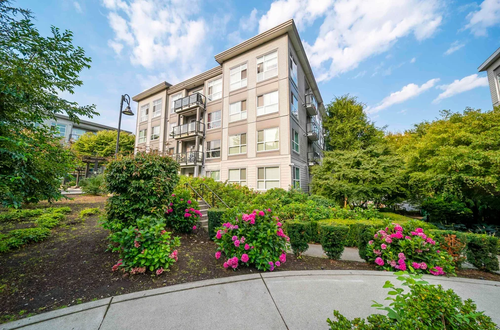 Condo for sale at 222 13733 107a Avenue Surrey British Columbia - MLS: R3156228
